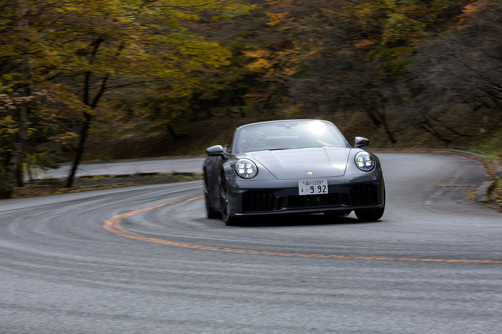 足まわりには「GTS」専用に車高を10mm低めたPASMスポーツシャシーを採用。リアアクスルステアリングとも相まってコーナリング性能も抜群だ。