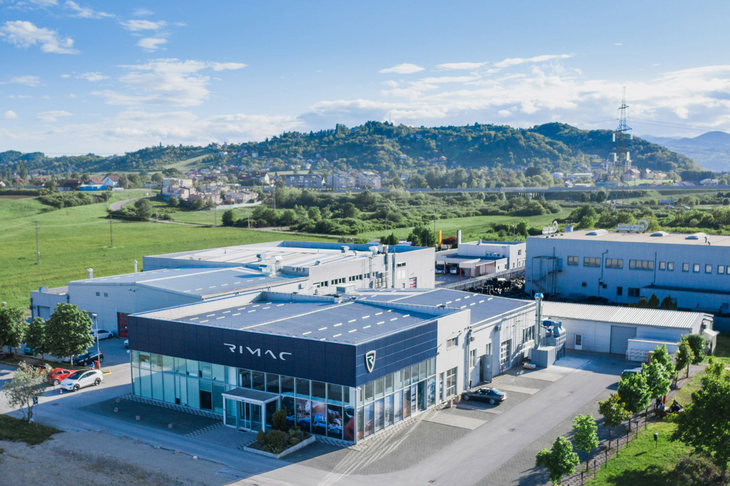 リマックアウトモビリはクロアチアのザグレブ郡スベタネデリャに本社を構える自動車メーカーである。EV関連のテクノロジーカンパニーとしても知られているが、そちらはリマックテクノロジーとして分社化される。