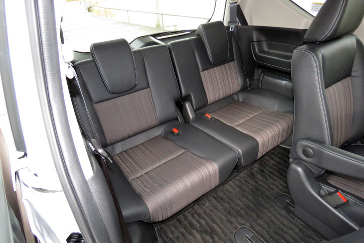 ホンダ・フリード モデューロX Honda SENSING（6人乗り）