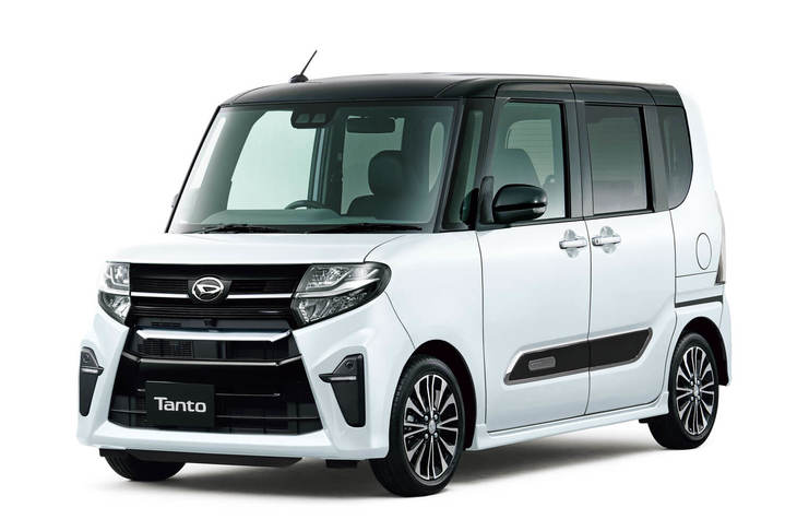 4代目となる新型「ダイハツ・タントカスタム」。ダイハツの新世代のクルマづくり思想である「DNGA」によって全面刷新が図られている。