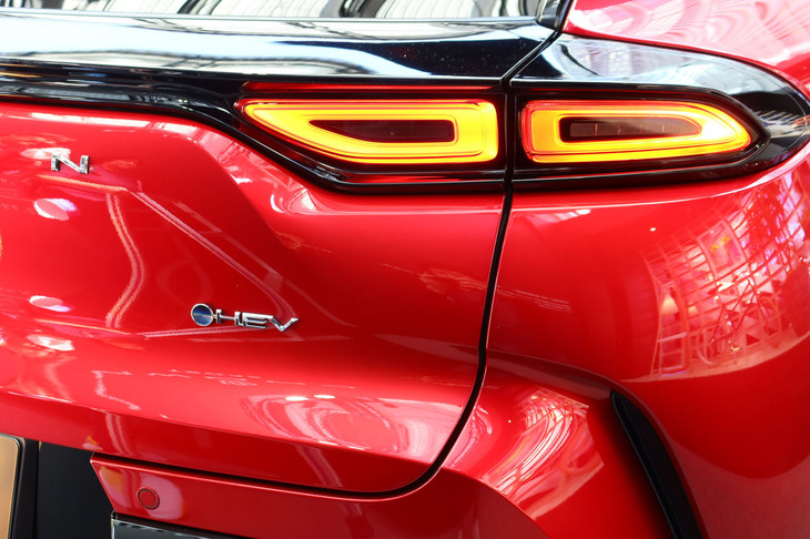 トヨタ・クラウン スポーツ（リアコンビランプ）