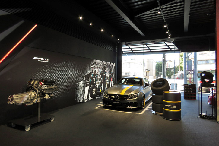 
	「AMG東京世田谷」の内部。
	