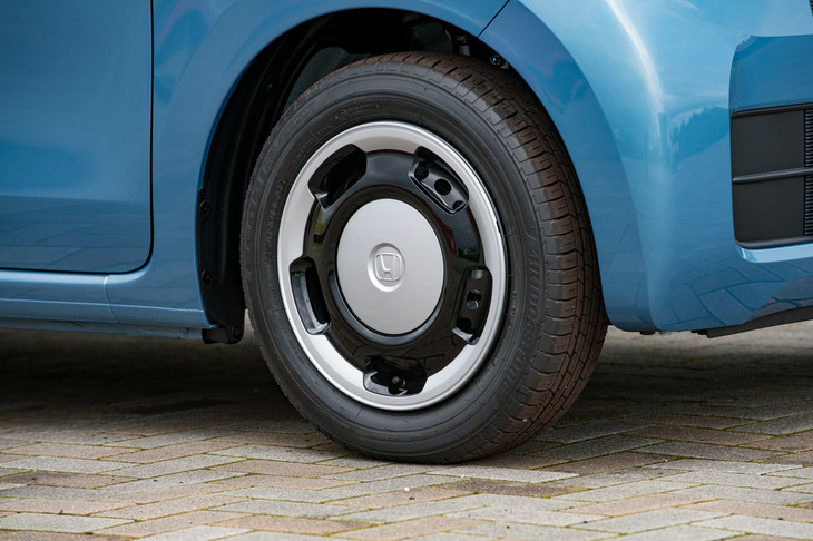 ホンダN-WGN L・ターボ Honda SENSING（タイヤ＆ホイール）