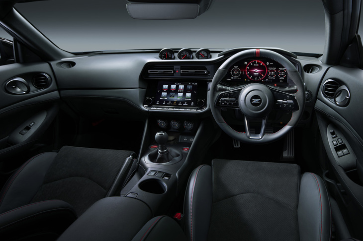 「フェアレディZ」2026年モデルのコックピット。