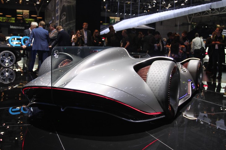 メルセデス・ベンツ・ヴィジョンEQシルバーアロー