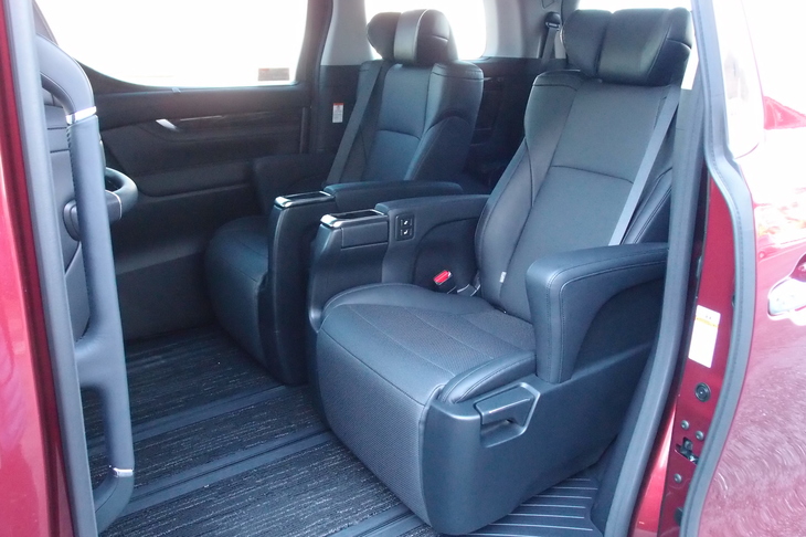 アルファードSC（2列目シート）