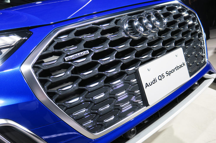 アウディQ5スポーツバック 1st edition（フロントグリル）