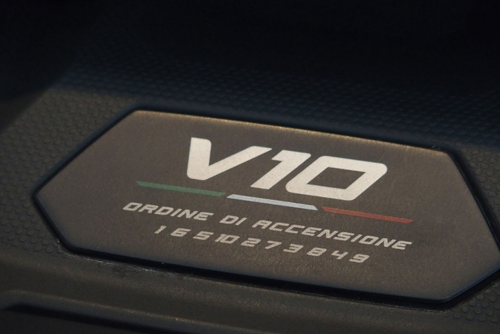 ランボルギーニ・ウラカン ステラート（エンブレム）