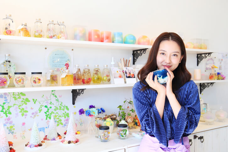 せっかくなので、お店の作品とともに記念撮影。