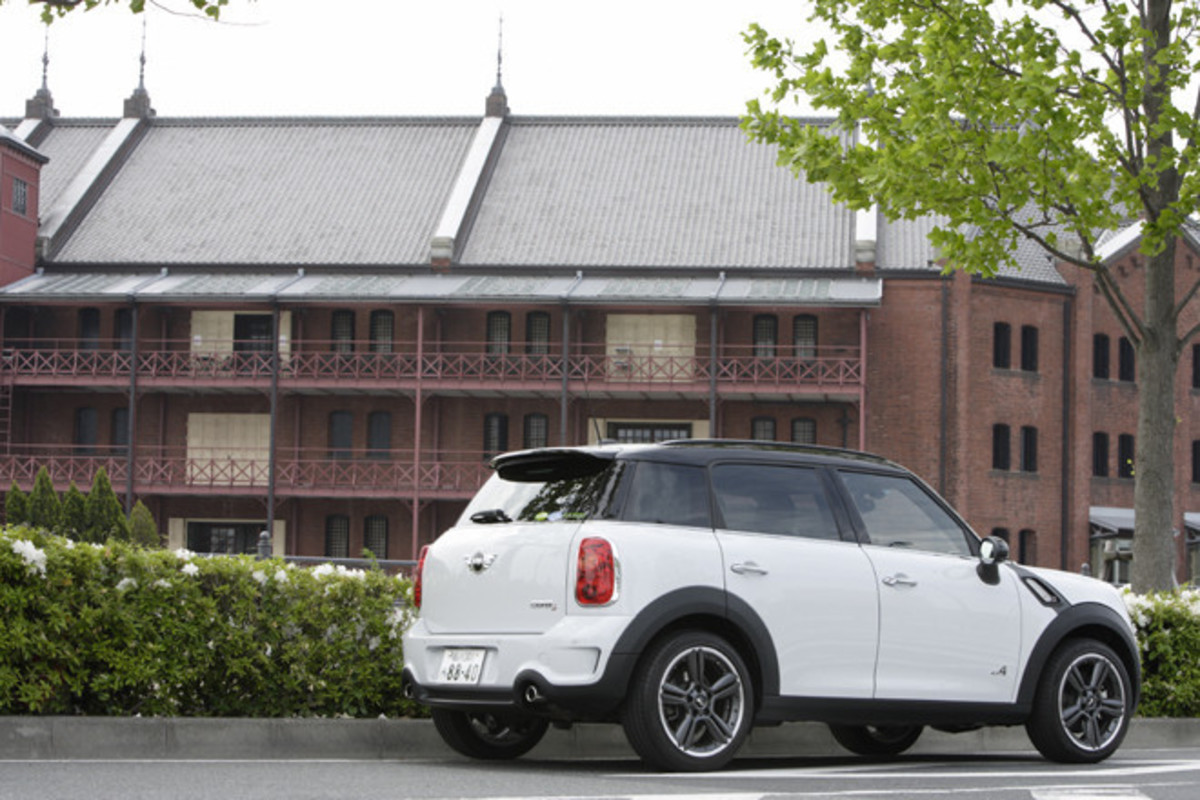 MINIクーパーS クロスオーバーALL4（4WD/6AT）【ブリーフテスト】 MINI