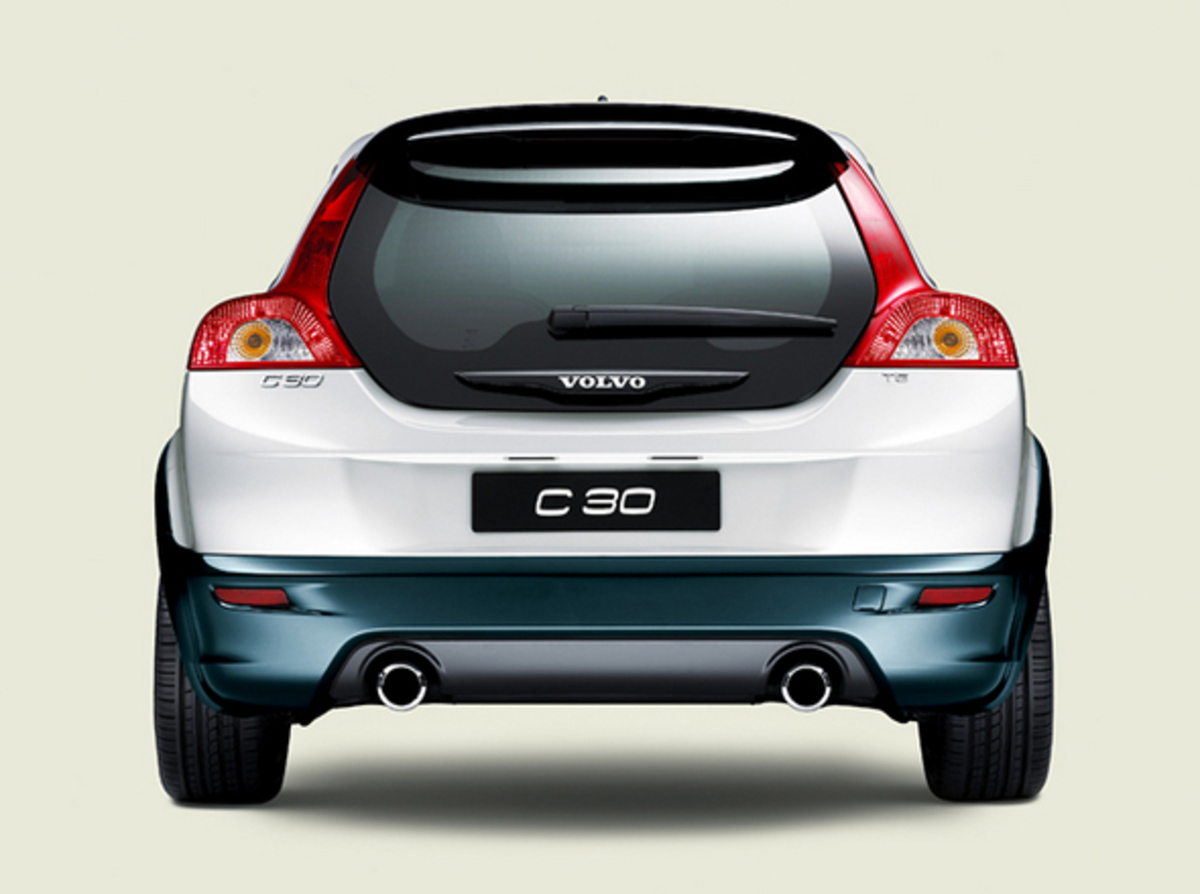 ボルボC30 2.4i Aktiv（FF/5AT）／T-5（FF/5AT）【試乗速報（後編