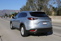 全長は199.4インチ（約5065mm）。ボディーはアメリカの道で見ても大きく感じられる。