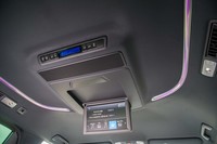 「エグゼクティブラウンジS」では、リアエンターテインメントシステム（12.1インチ）が標準装備となる。