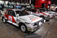 「ヤリスWRC」の後方には、「セリカ ツインカムターボ」をはじめとする往年のWRカー3台が並べられた。