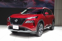 新型「日産エクストレイル」発表会の会場から