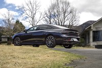 ボディーカラーは5種（赤・青・白・黒・灰）、計8色がラインナップされる。