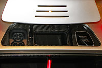 バッテリーは400kmの一充電走行可能距離を実現する容量を備えているだけでなく、将来実用化されるだろう、800kWの超急速充電にも対応している。