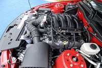 フォード・マスタングV8 GTコンバーチブル プレミアム（FR/5AT）／クーペ プレミアム（FR/5AT）【試乗速報】の画像