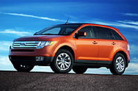 【写真上】ポンティアック・ソルスティスGXP【写真下】フォード・エッジ