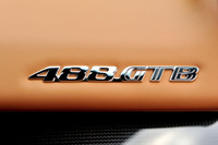 車名の「488」とは1気筒あたりの排気量を示している。総排気量は3902cc。