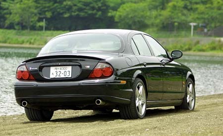 ジャガーSタイプ R（6AT）【試乗記】 色濃い「ジャガーらしさ」 - webCG