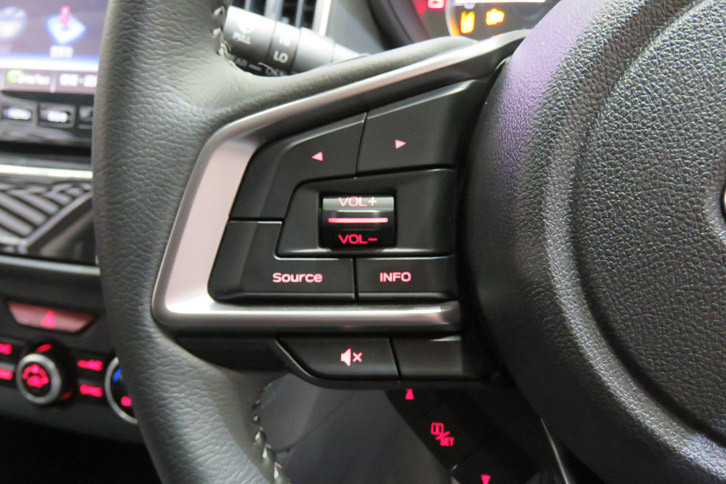 スバル・インプレッサ スポーツ（ステアリングホイール）