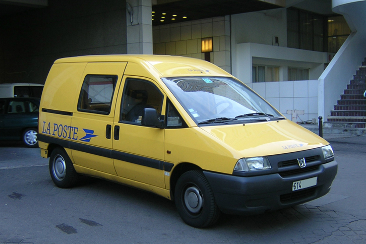 現役時代は、こんな感じだった？ 「シトロエン・ジャンピー」の姉妹車「プジョー・エキスパート」。2003年撮影。