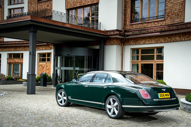 テスト車に用いられていた「バーナート」というボディーカラーの名称は、戦前のルマン24時間耐久レースで活躍した“ベントレー・ボーイズ”の1人、ウルフ・バーナートにあやかったものだ。