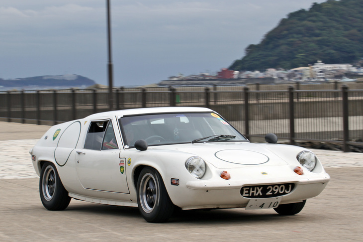 女性ドライバーが駆った1970年「ロータス・ヨーロッパS2」。スラロームで3位、ヒルクライムでは12位だったが、総合では3位に食い込んだ。