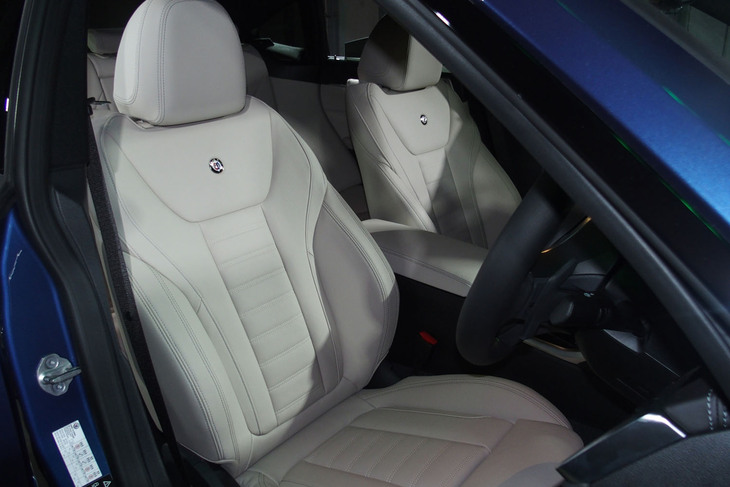 BMWアルピナB4グランクーペ（フロントシート）