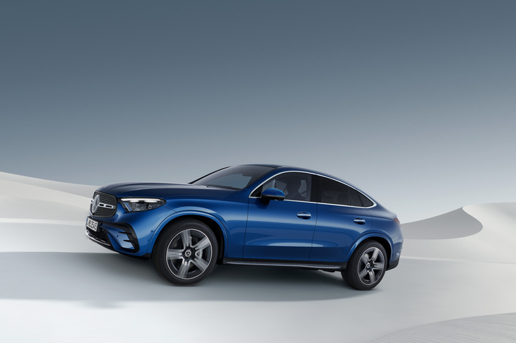 メルセデス・ベンツGLCクーペは、2023年3月に上陸したミドルクラスSUV「GLC」のクーペ版。伸びやかで美しいシルエットのなかにスポーティーで力強さを備えたエクステリアが特徴とうたわれている。