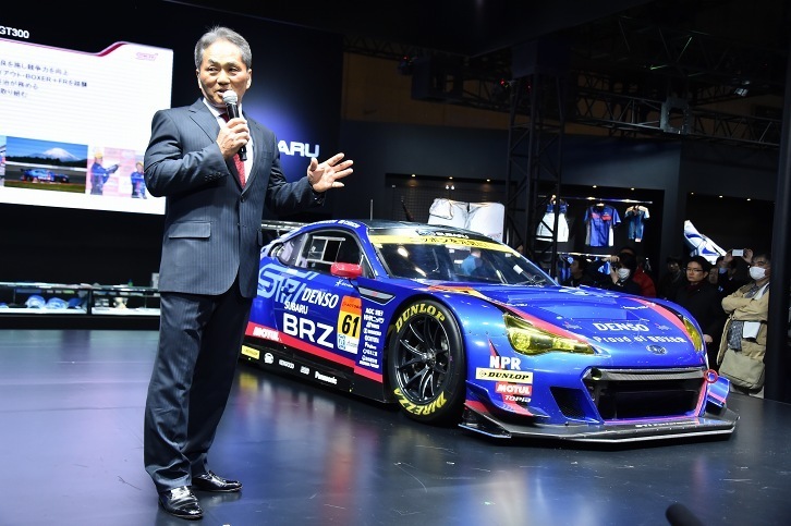 辰己英治総監督によるプレスカンファレンス。