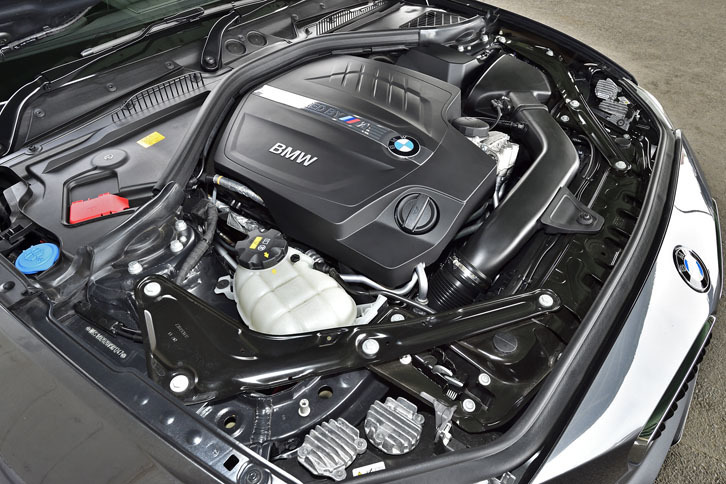 3リッター直6ターボエンジンは370psを発生。465Nmという最大トルクはオーバーブースト機能によって一時的に500Nmまで引き上げられる。