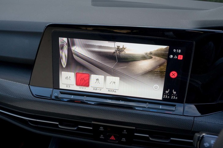 モードは「エコ」「コンフォート」「スポーツ」「カスタム」の全4種類。