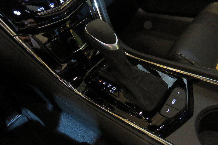 キャデラックATS-Vベクターブルースペシャル（センターコンソール）