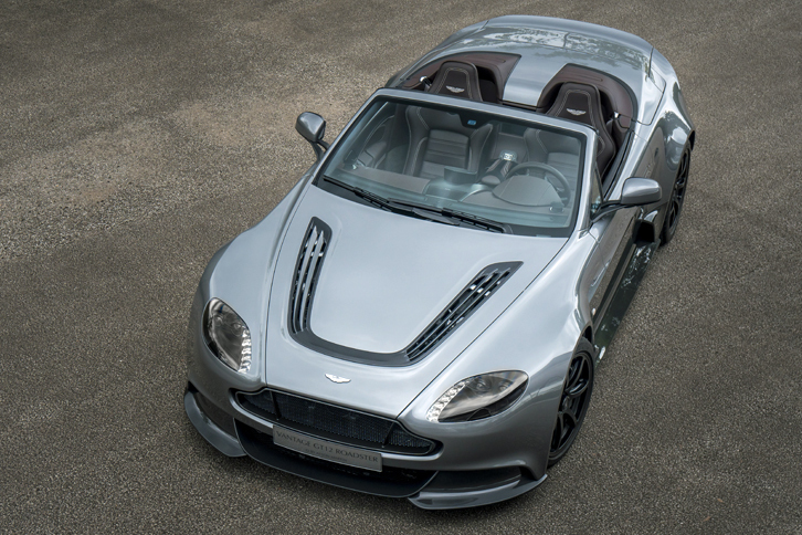 ヴァンテージGT12ロードスター