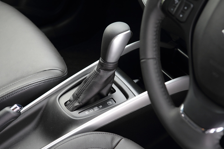 
	エントリーグレード「XG」のトランスミッションがCVTなのに対し、「XT」にはトルコン式の6段ATが搭載される。
	