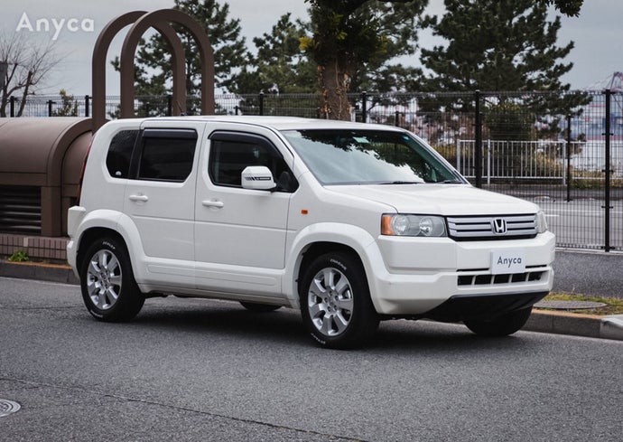 例えば、じわじわ人気の高まりつつある、でも新車では買えない絶版車「ホンダ・クロスロード」もAnycaのカーシェアなら気軽に運転できる。さまざまなメーカー・車型だけでなく、幅広い年代のモデルが選べるのは、クルマ好きにはたまらない。