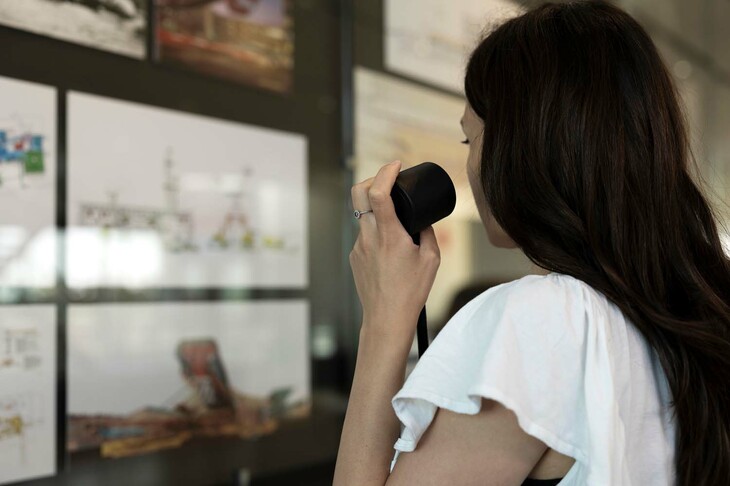 随所随所には、視聴覚資料も盛り込まれている。（photo：Pinacoteca Agnelli）