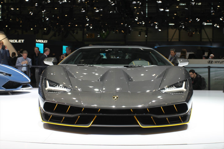 ランボルギーニ・チェンテナリオ