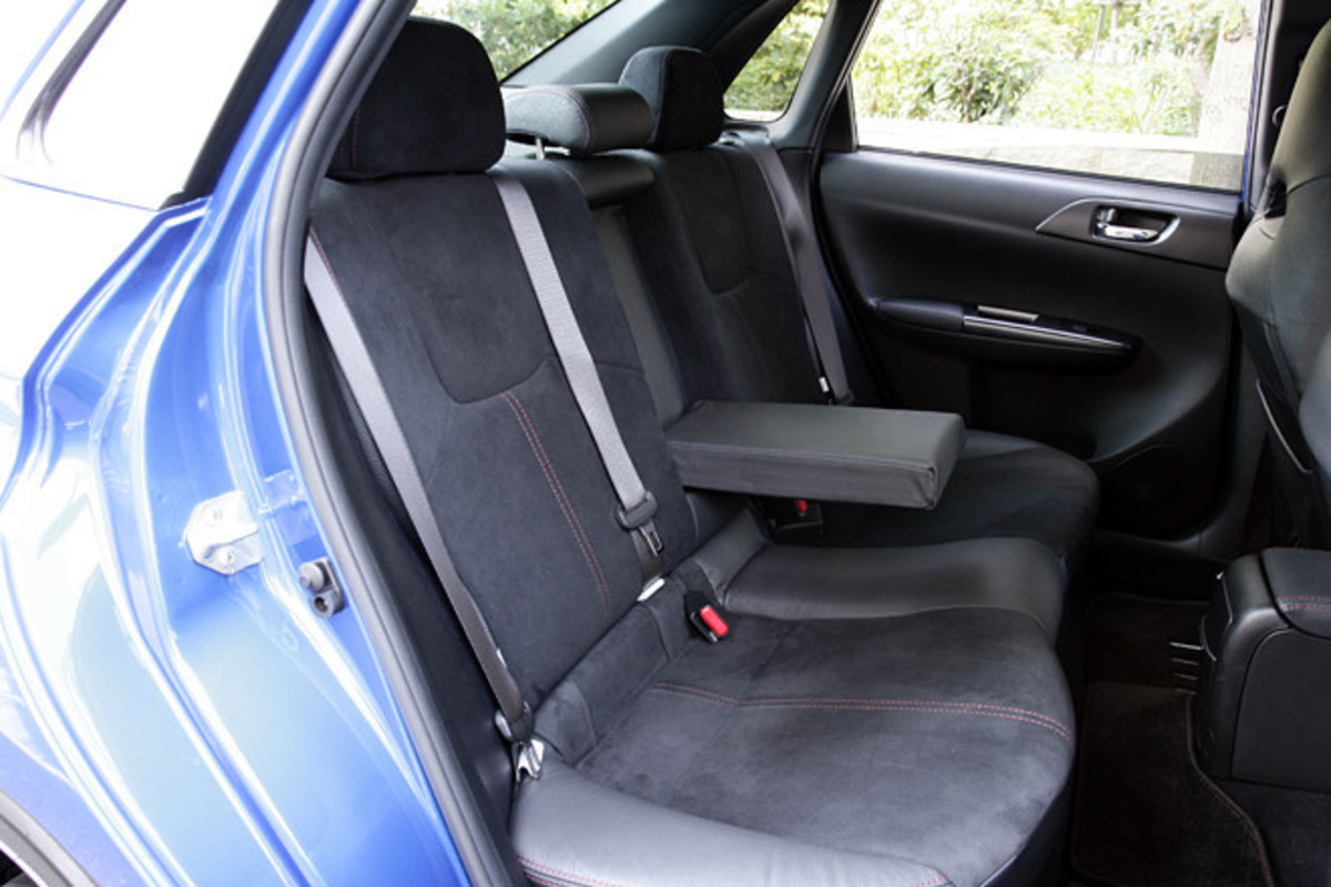 お取引中 少し値下げしたよ。スバル インプレッサ sti バージョン 希少 