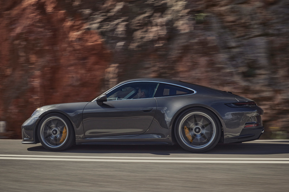 ポルシェが新型「911 GT3ツーリングパッケージ」の予約注文受け付けを