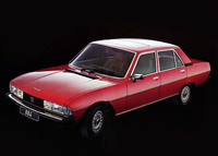 「プジョー604」。1955年デビューの「403」以降の通例にしたがって、ピニンファリーナが手がけた全長4.7m超の上品でおとなしいデザインのボディーに2.7リッターV6 OHVエンジンを搭載。