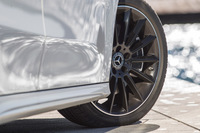 「A200」の標準タイヤサイズは205/60R16だが、テスト車にはオプションで用意される大径タイヤが装着されていた。