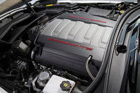 「LT1」と呼ばれる6.2リッターV8 OHVエンジン。カムシャフトを持たないため、排気量の割に軽量で低重心な設計となっている。