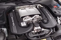 「メルセデスAMG C63 S」の4リッターV8ターボエンジン。最高出力510ps、最大トルク700Nmを発生する。