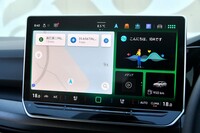 新世代のインフォテインメントシステム「MIB4」。12.9インチの巨大なタッチスクリーンが特徴で、演算処理性能の向上により、よりサクサクと操作に反応するようになった。