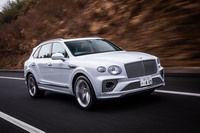 モーターのみで走行する「EVドライブモード」は、短距離走行や市街地走行に最適化されており、実用的な使用状況であれば約50kmのEV走行が行えるという。