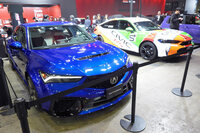 「アキュラ・インテグラ タイプS」（写真左手前）と「ホンダ・シビックe:HEV RSプロトタイプ」（同右奥）。