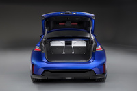 ノイエクラッセの第2弾　BMWが新型電気自動車「BMW i3」を世界初公開の画像